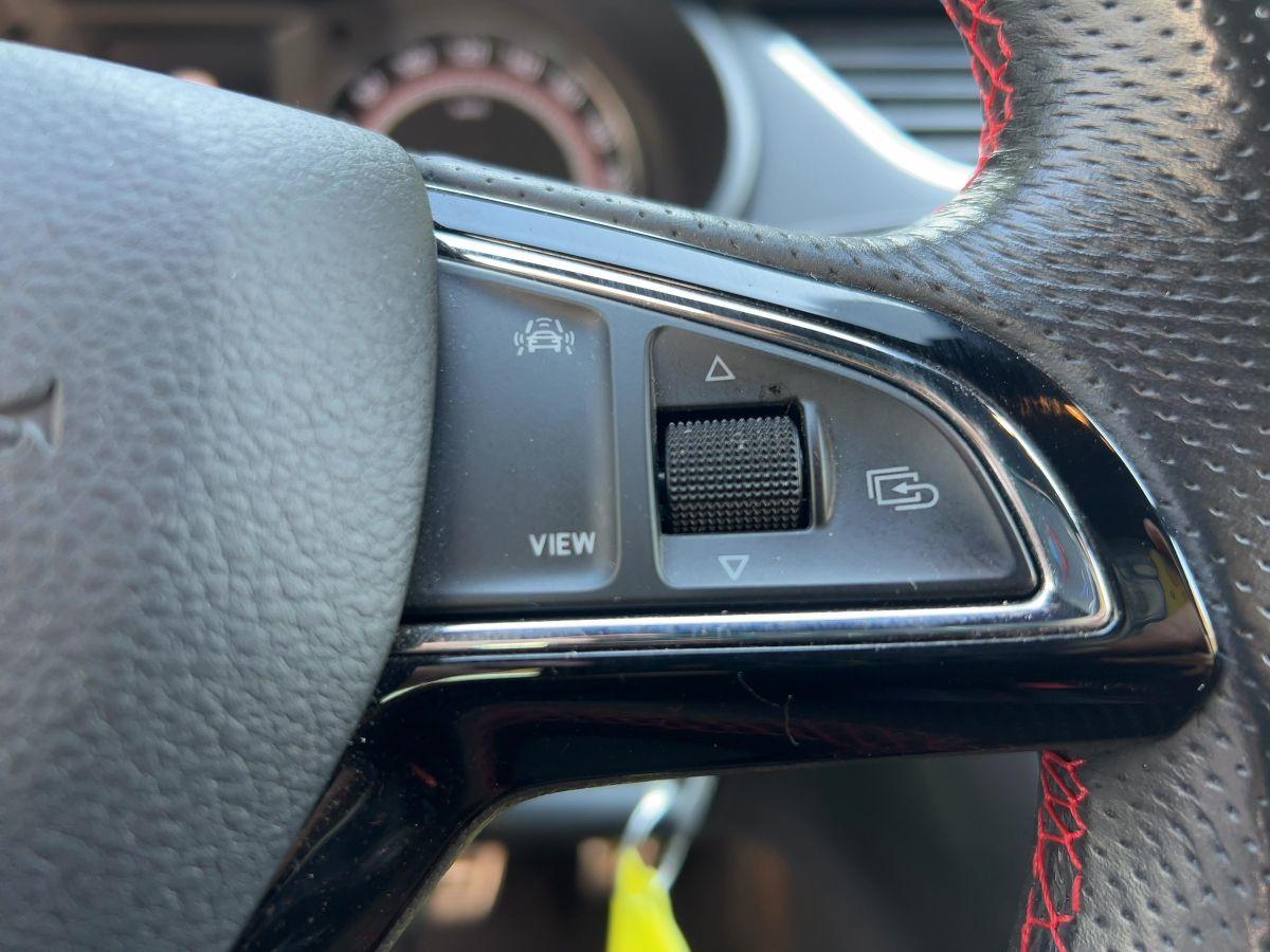 Skoda Octavia 2.0 TSI RS 6-Gang LED PDC Navi ACC