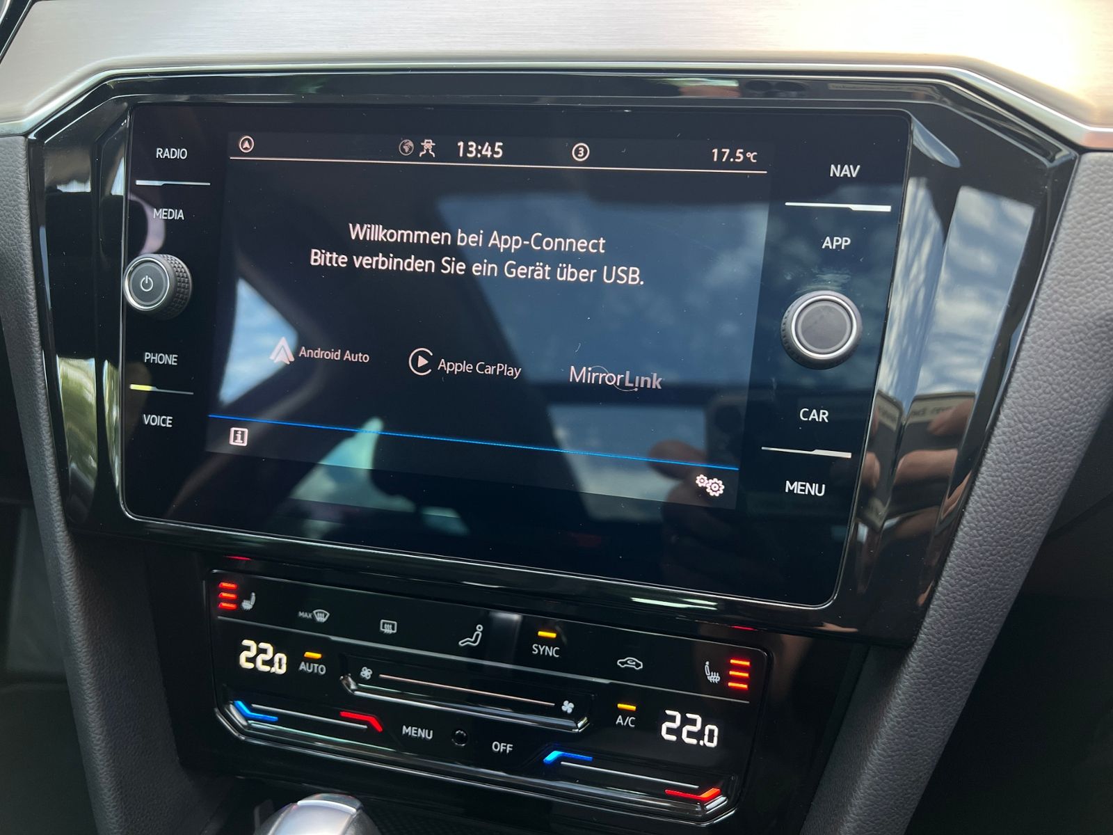 Fahrzeugabbildung Volkswagen Passat Variant Elegance 2.0 TDI DSG *AHK, IQ-Lig