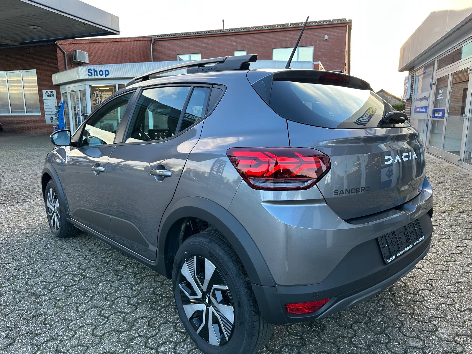 Fahrzeugabbildung Dacia Sandero Stepway Expression CVT LED/PDC/Carplay