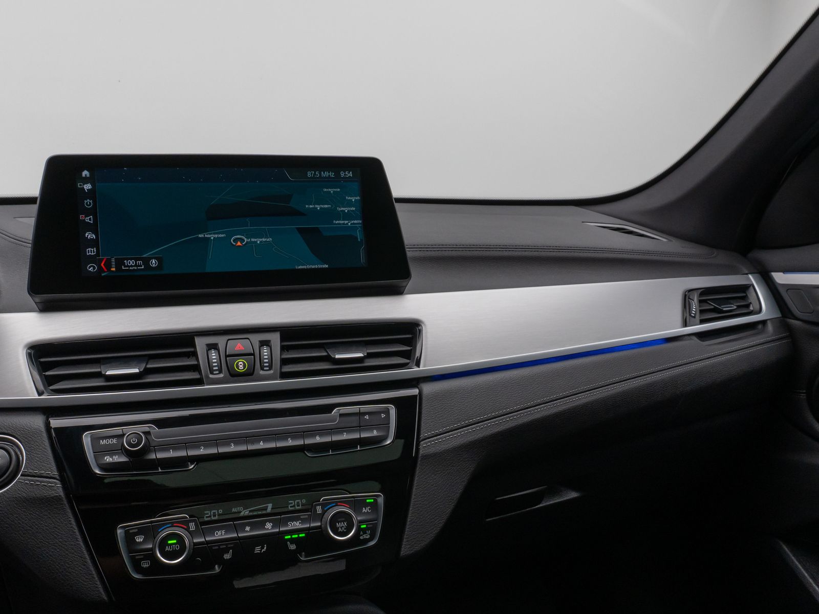 Fahrzeugabbildung BMW X1 xD20d M Sport ACC HUD DAB Panorama HiFi Leder