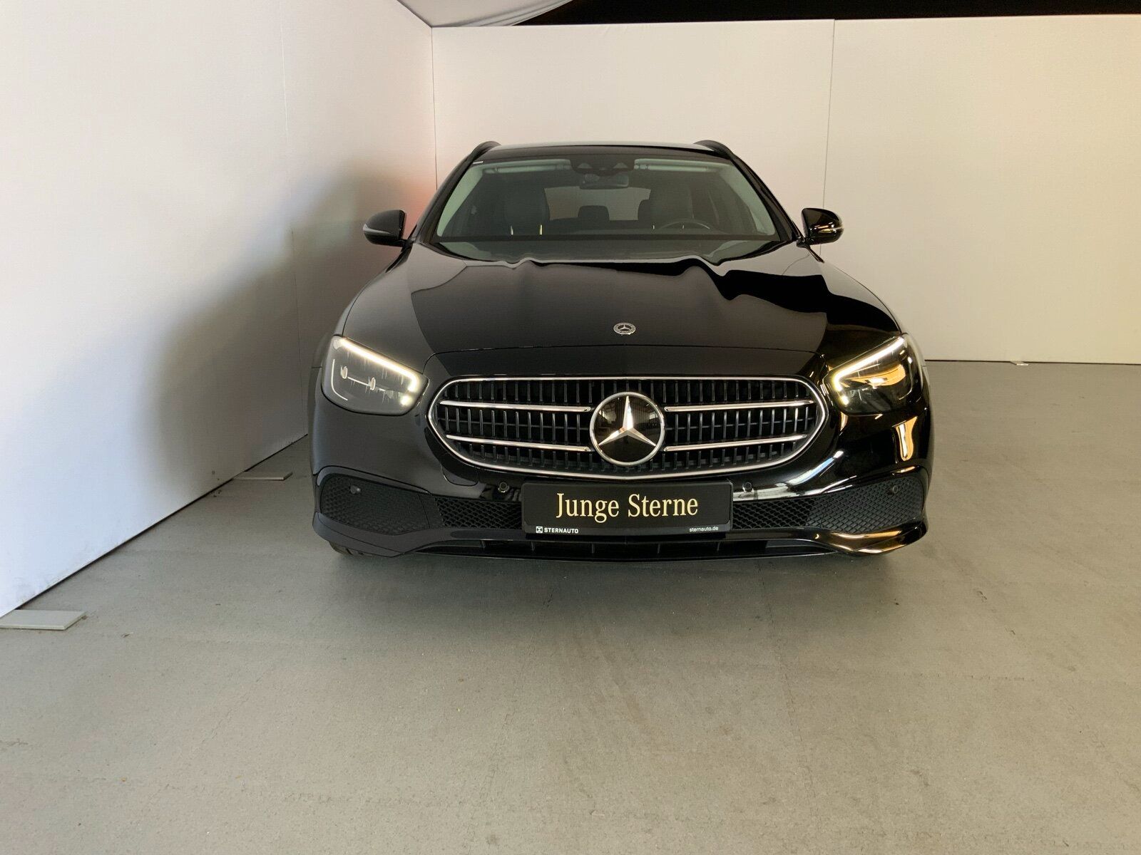 Mercedes-Benz E 300 de 4M T AVANTGARDE Night Distronic AHK imagem 2
