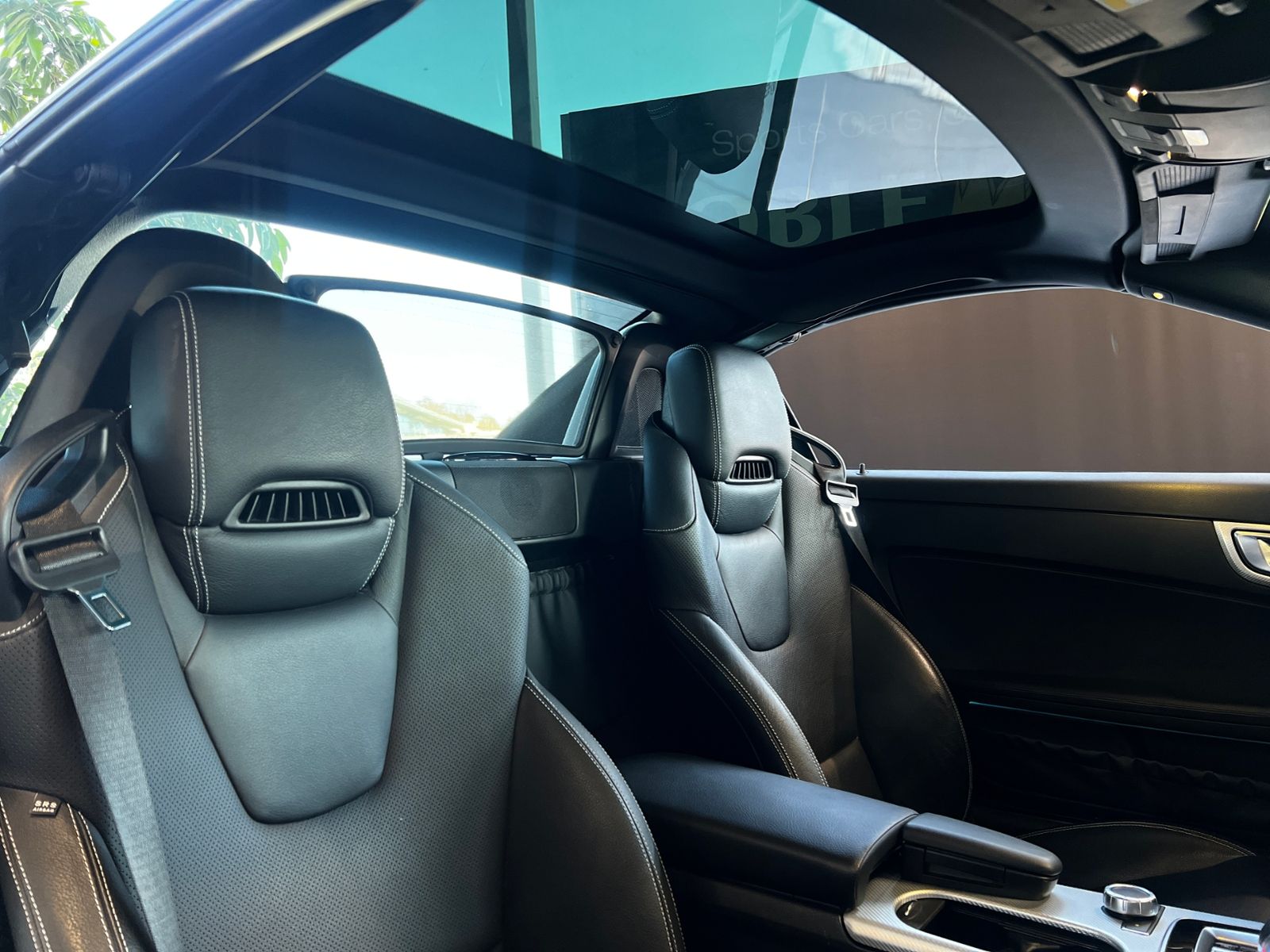 Fahrzeugabbildung Mercedes-Benz SLC 300 Memory AIRSCARF AHK LED