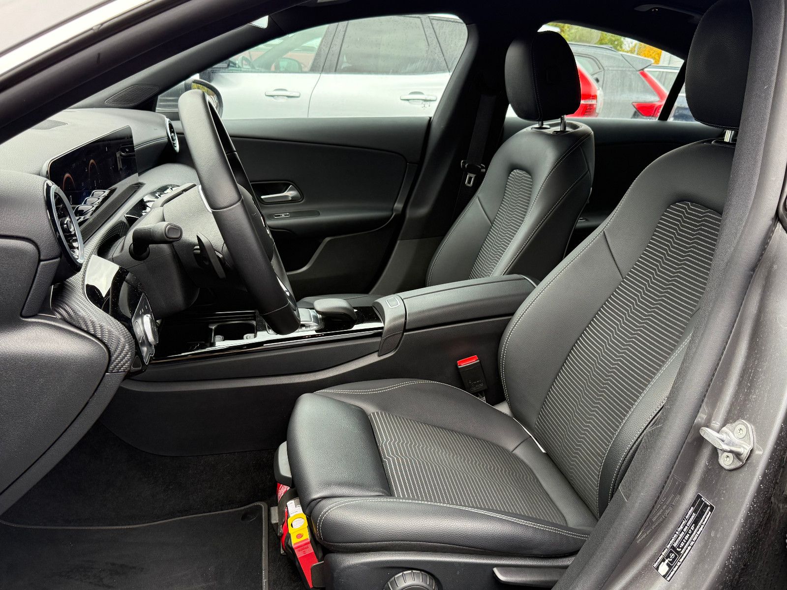 Fahrzeugabbildung Mercedes-Benz CLA 250 e Hybrid Aut DAB GRA Navi LED Kamera SHZ