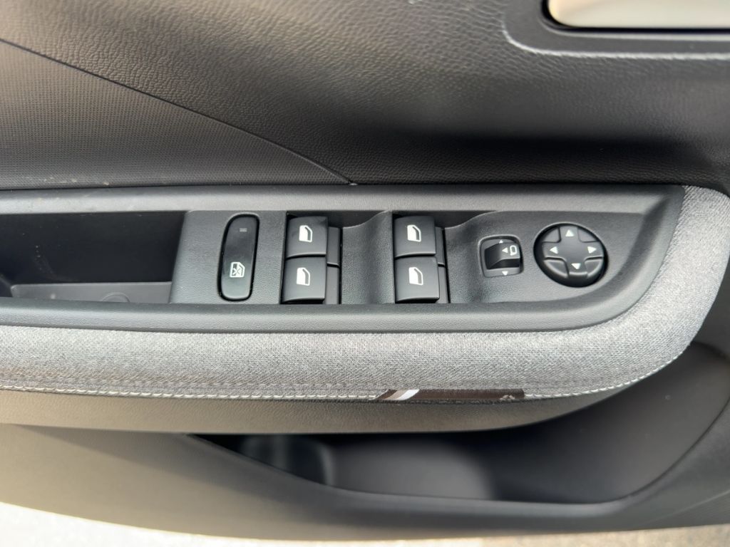 Fahrzeugabbildung Opel Frontera Ultimate, Allwetter, RFK, SHZ, LHZ