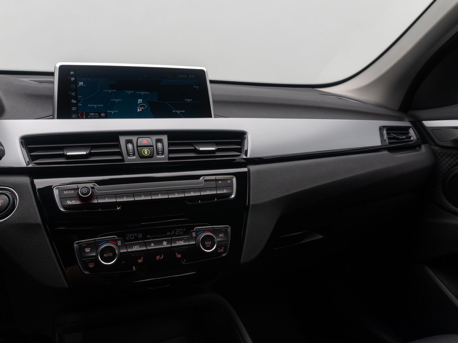 Fahrzeugabbildung BMW X1 xD25e Kamera DAB HiFi AHK Navi Geschwindigreg