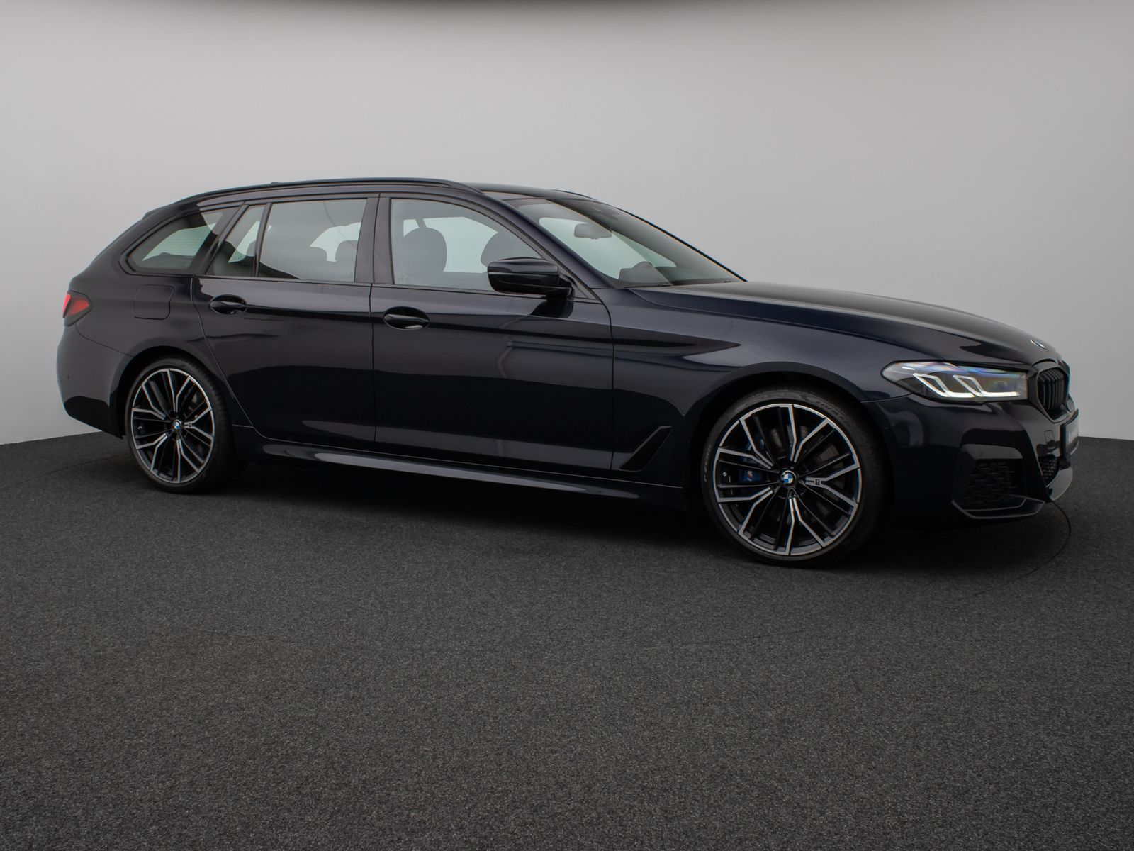 Fahrzeugabbildung BMW 530d  xD M Sport Kamera Laser HUD DAB H/K 20Zoll