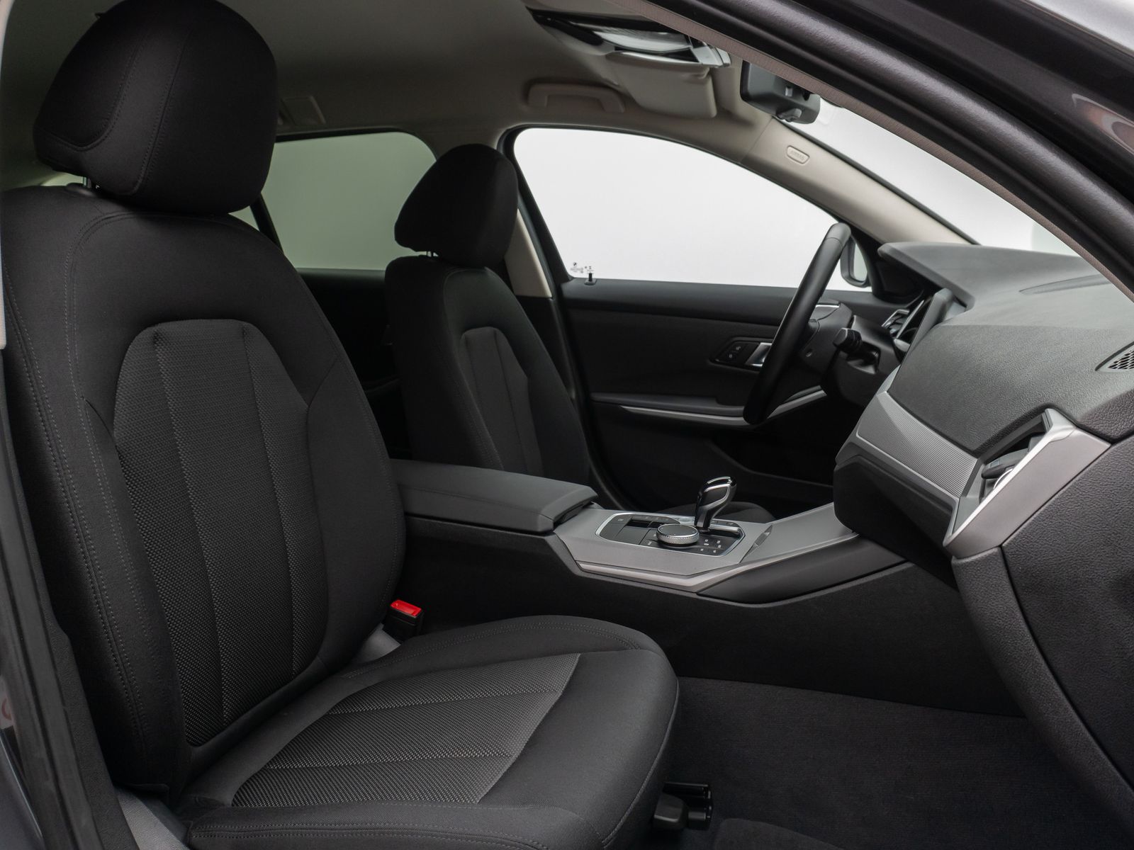 Fahrzeugabbildung BMW 320d DAB HiFi PDC Fernlichtassist Komfort Alarm