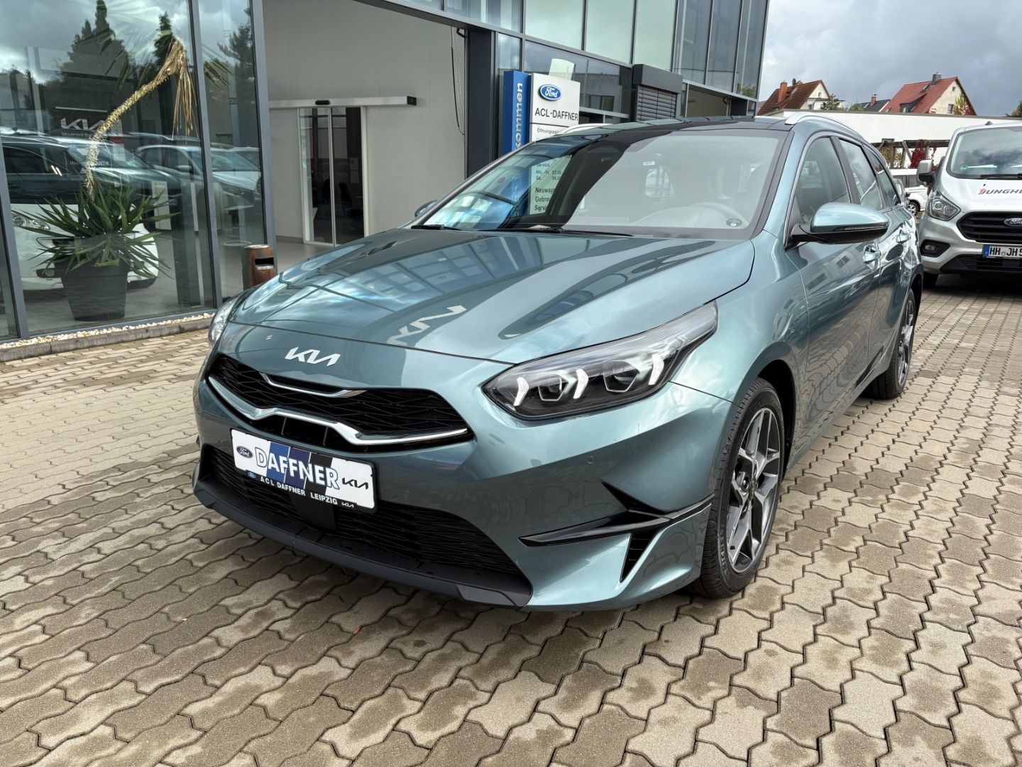 Fahrzeugabbildung Kia Ceed_sw Spirit SpurHalAss P1 P4 P5 El. Panodach