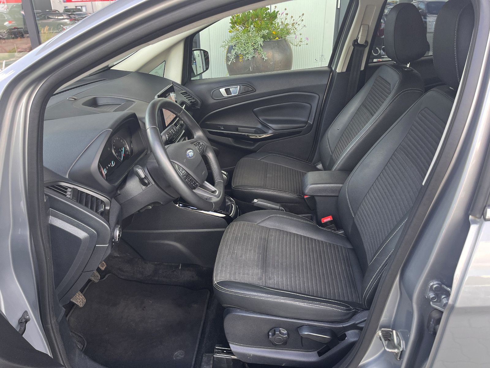 Fahrzeugabbildung Ford EcoSport Titanium