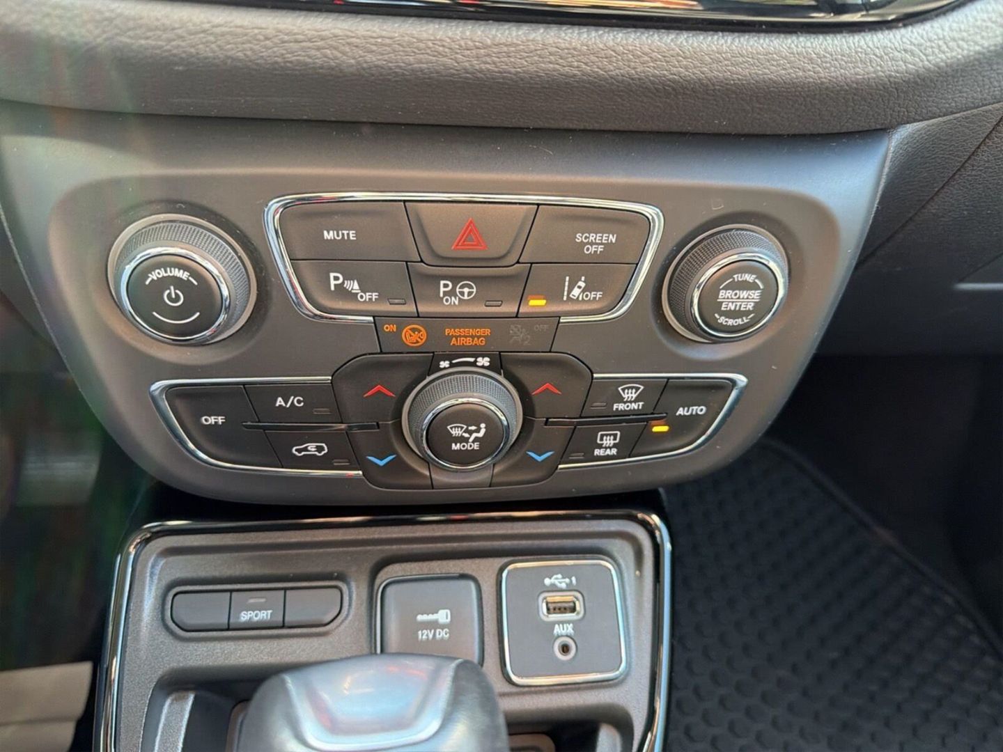 Fahrzeugabbildung Jeep Compass COMPASS LIMITED GSE 150PS DCT