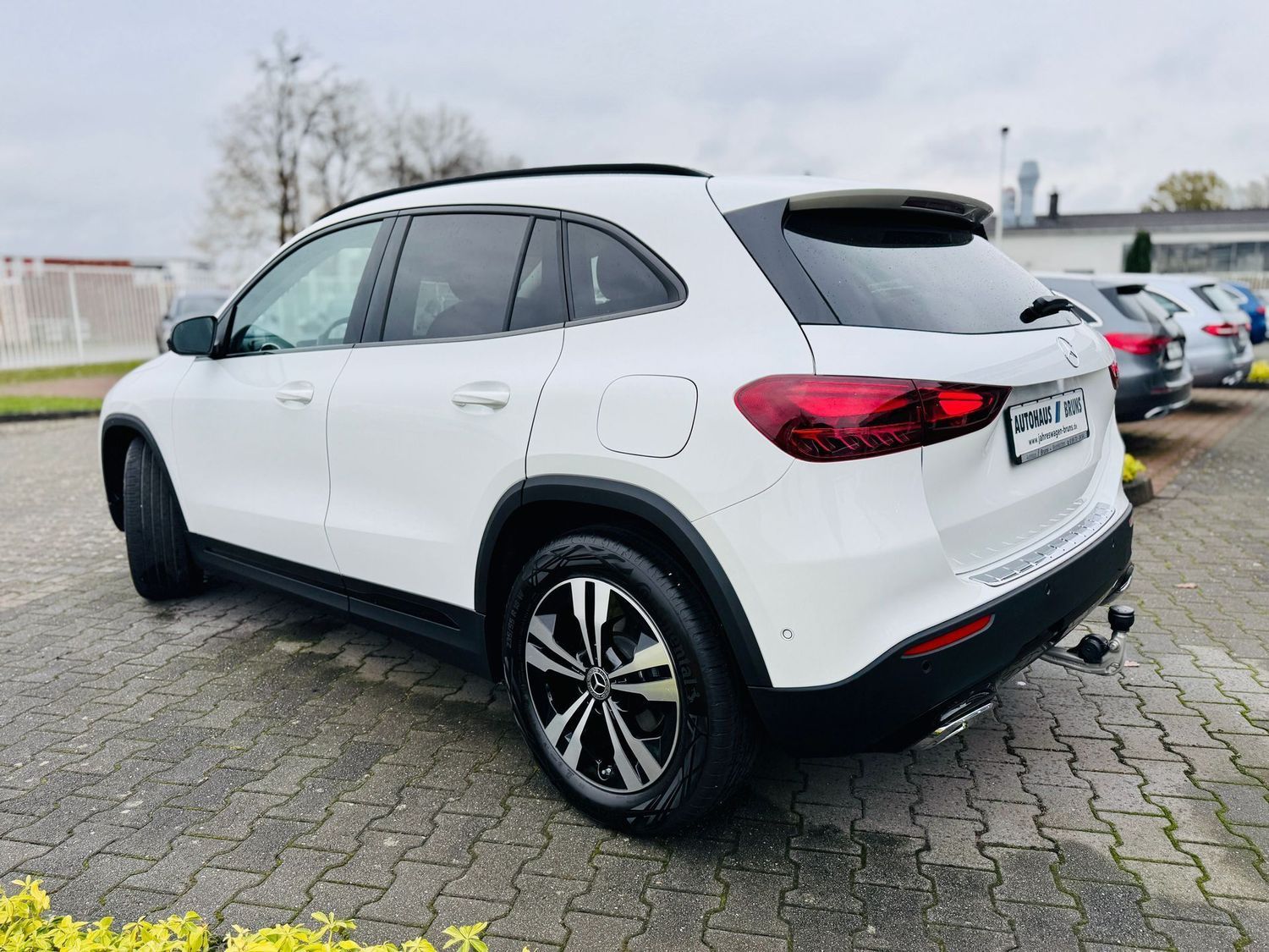 Fahrzeugabbildung Mercedes-Benz GLA 200 NIGHT & PROGRESSIVE, Winter, AHK, RFK, L