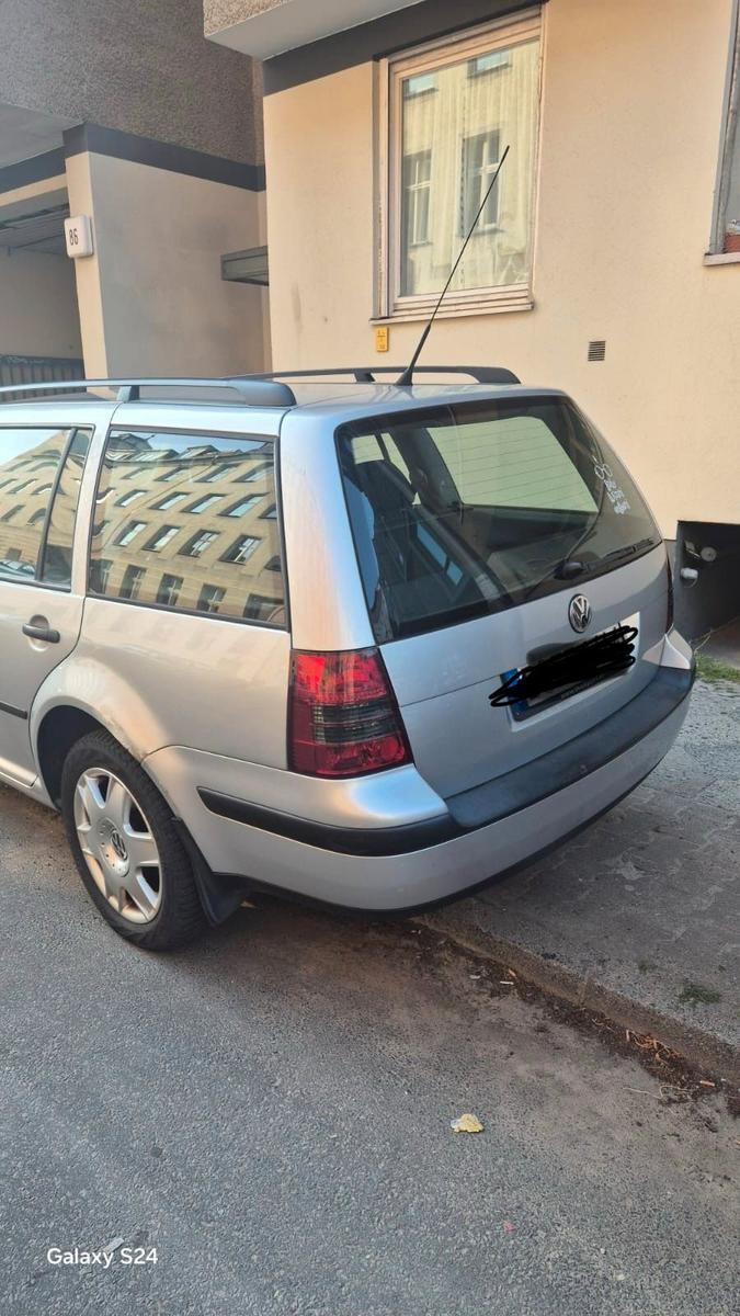 Volkswagen Golf 2006 — салон