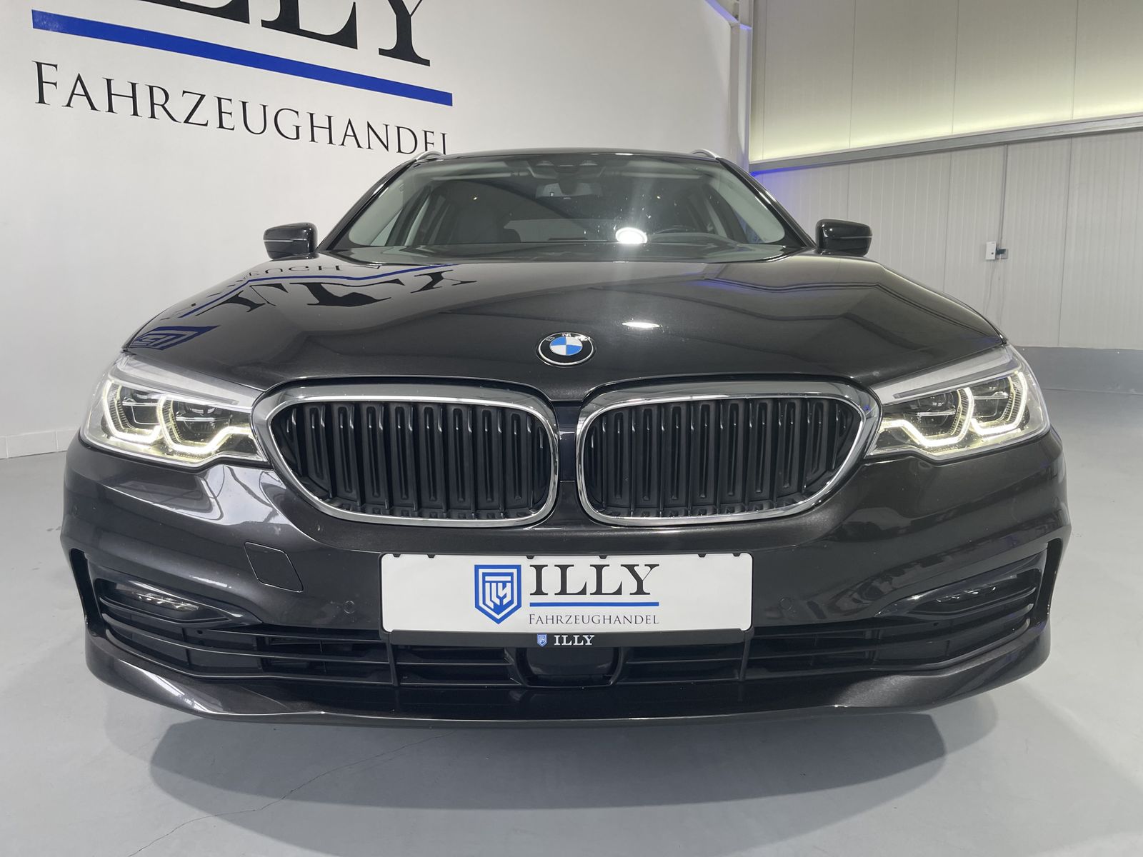 Fahrzeugabbildung BMW 540 d*xDrive*Sport Line*AHK*LED*HUD*Leder*Pano*