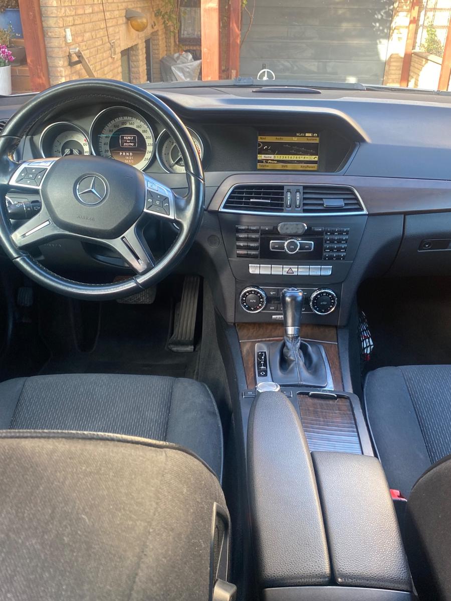 Mercedes-Benz C200 2011 — photo 6