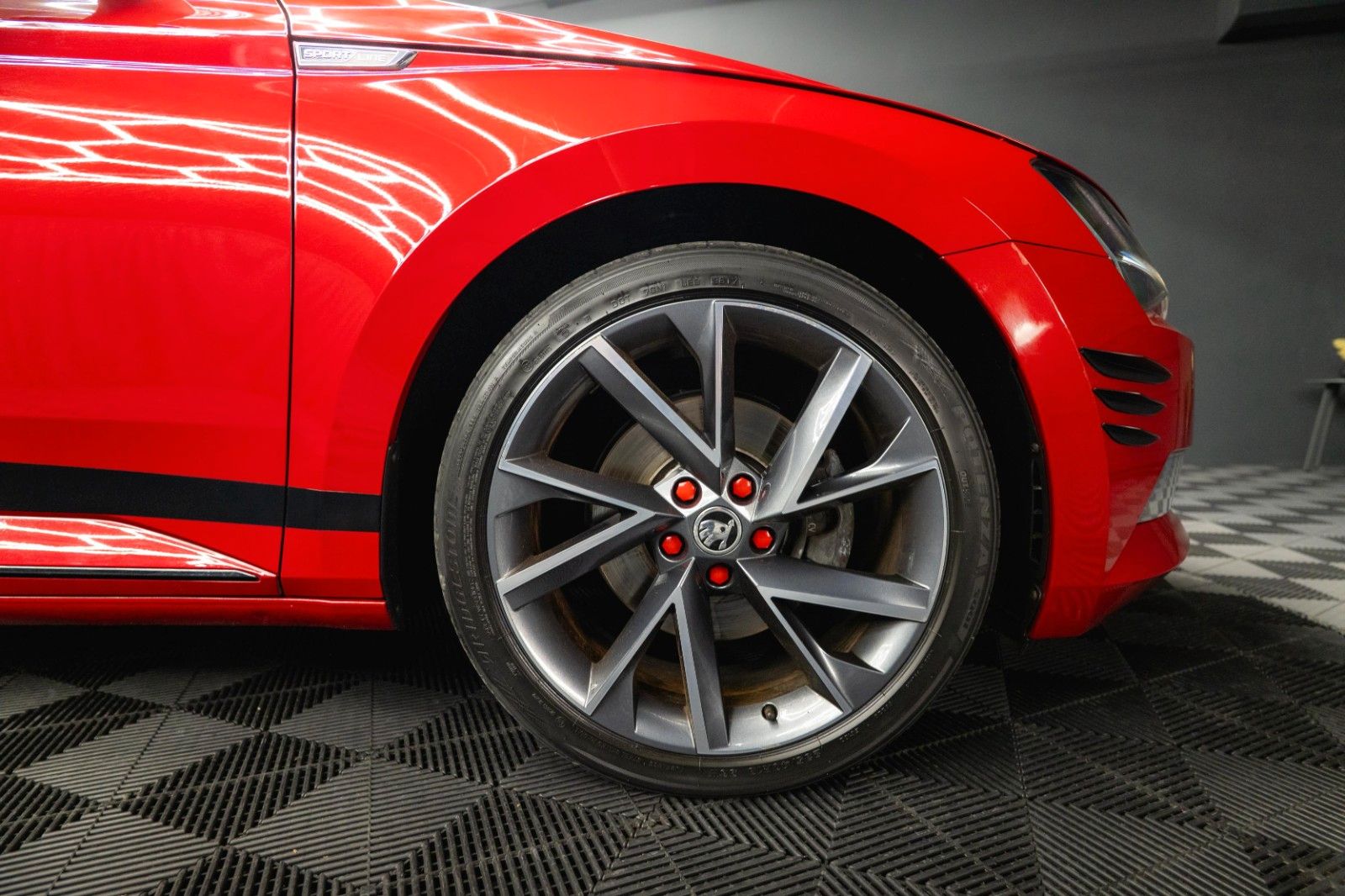 Fahrzeugabbildung SKODA Superb 1.8 TSI Combi Sportline | DAB | Alcantara