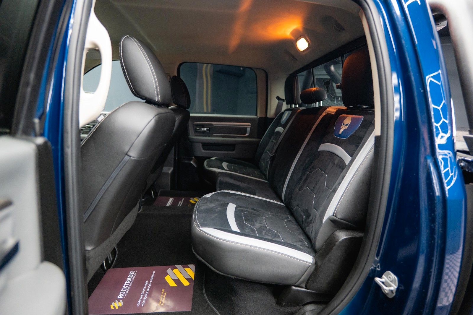 Fahrzeugabbildung Dodge RAM 5.7 V8 HEMI 4x4 OFFROAD Night Edition *19%*