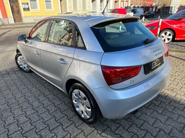Fahrzeugabbildung Audi A1 Sportback Attraction 2-HAND NAVI PDC