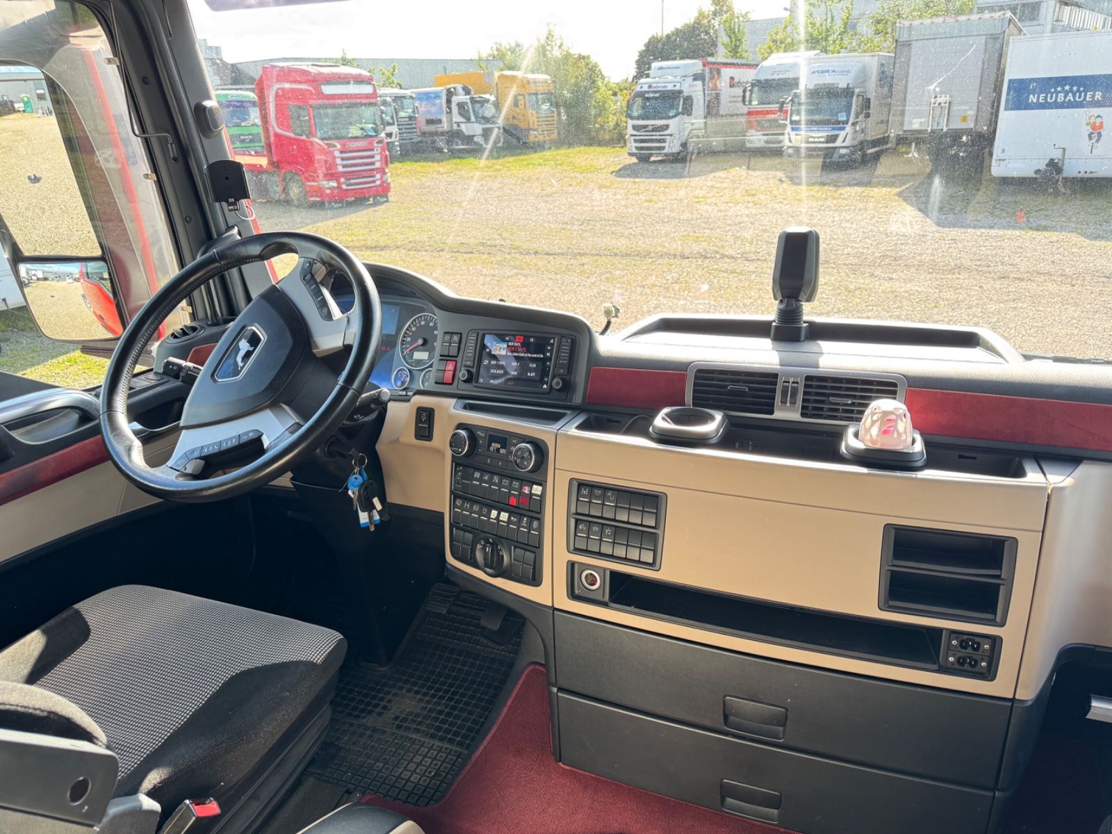 Fahrzeugabbildung MAN TGX 18.500