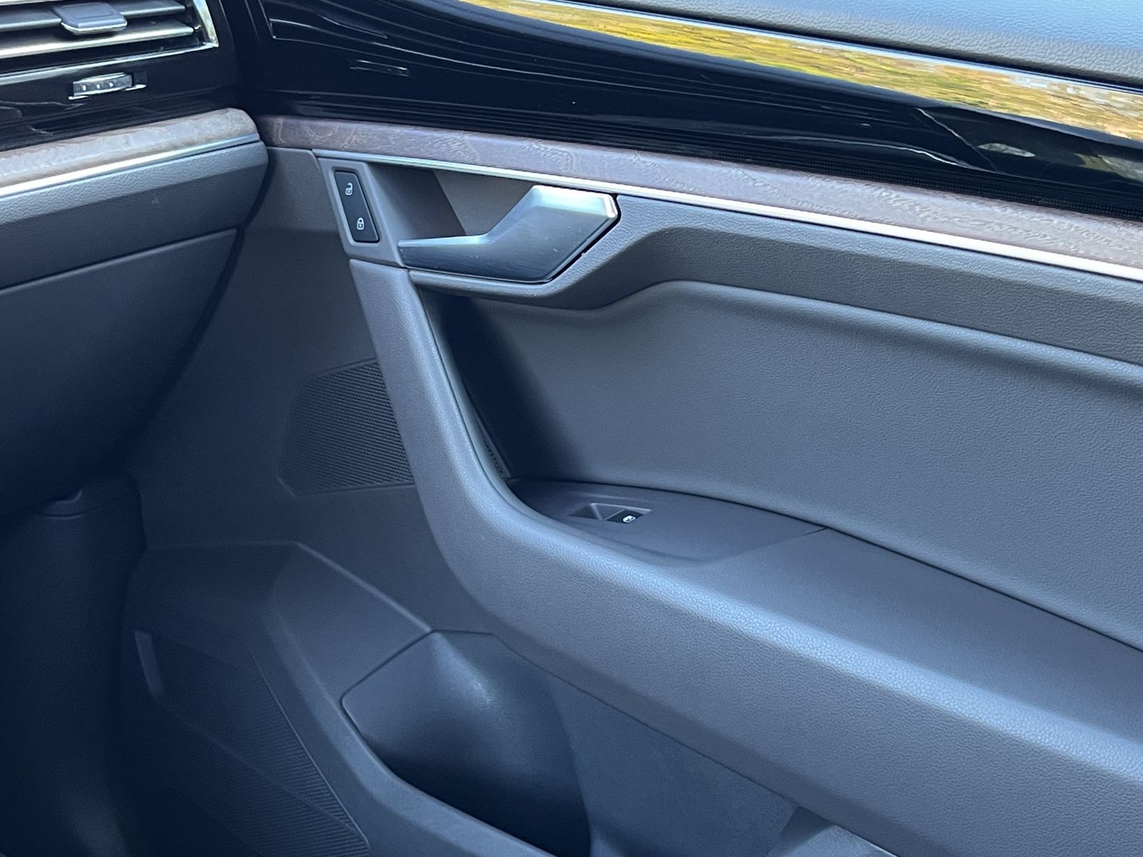 Fahrzeugabbildung Volkswagen Touareg R-Line "Exterieur Black Style" Atmospher