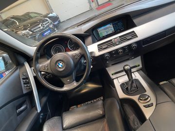 BMW 530 Touring 530d xDrive *HUD*NAVI*LEDER*PANO*SZH