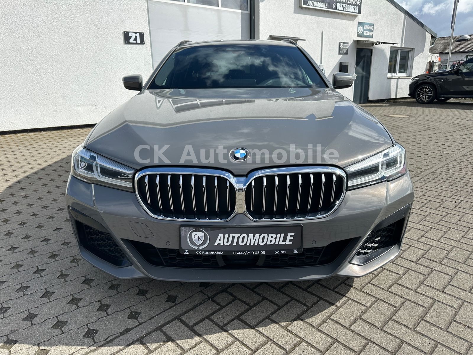 Fahrzeugabbildung BMW 520d xDrive M-Sport/Navi/Head-Up/LED/ACC/Kam.