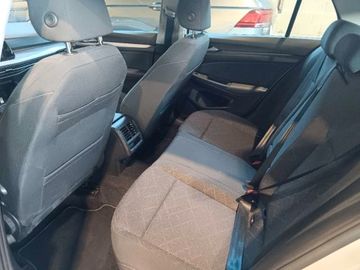 Volkswagen Golf - 6