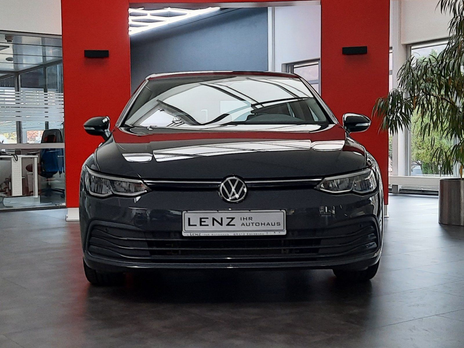 Fahrzeugabbildung Volkswagen Golf Life TDI *Navi*Cam*PDC*Sitzhzg*LED*ACC*APP*