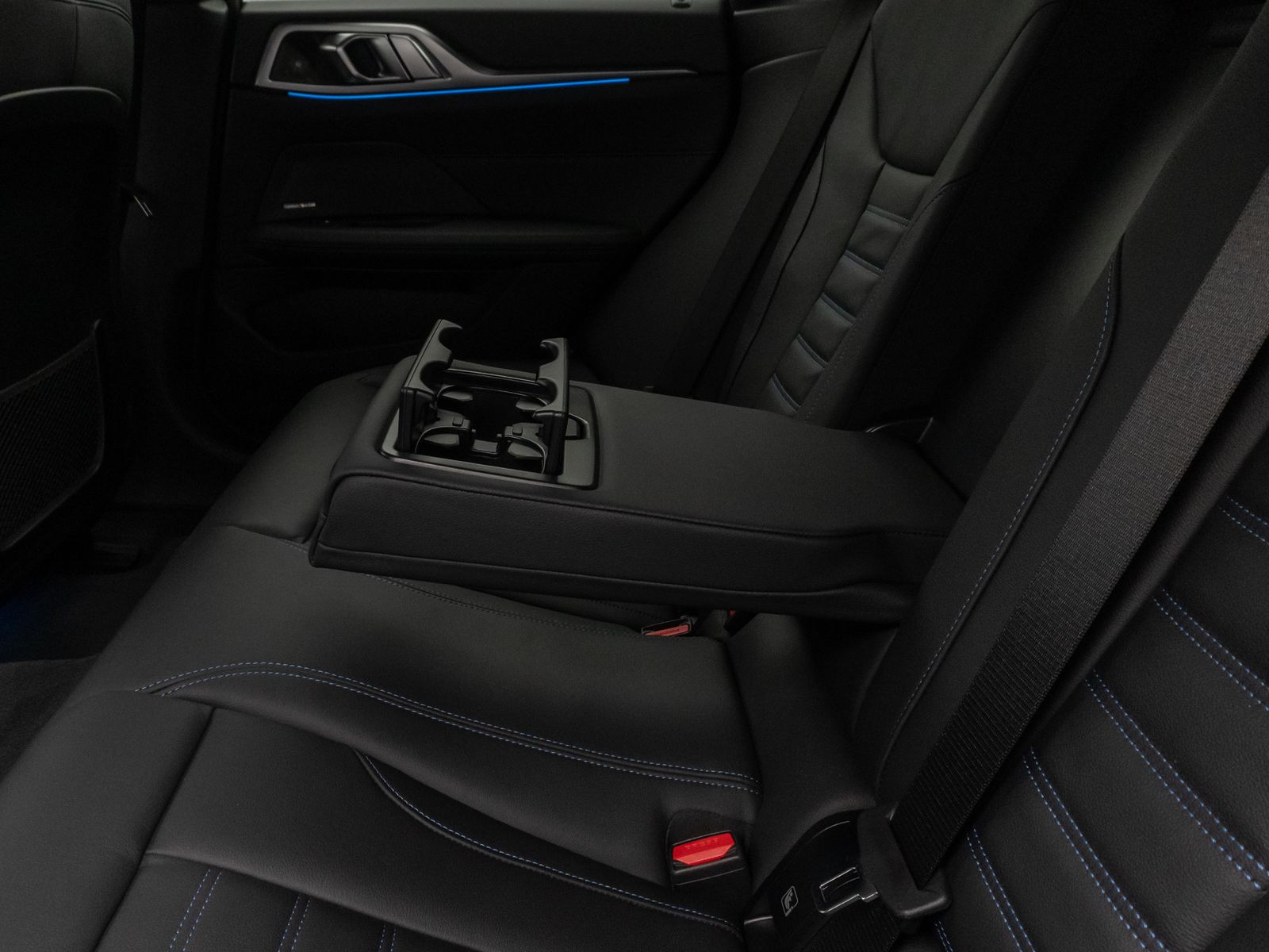 Fahrzeugabbildung BMW i4 eD35 Gran Coupé M Sport 360°HUD DAB H/K Laser