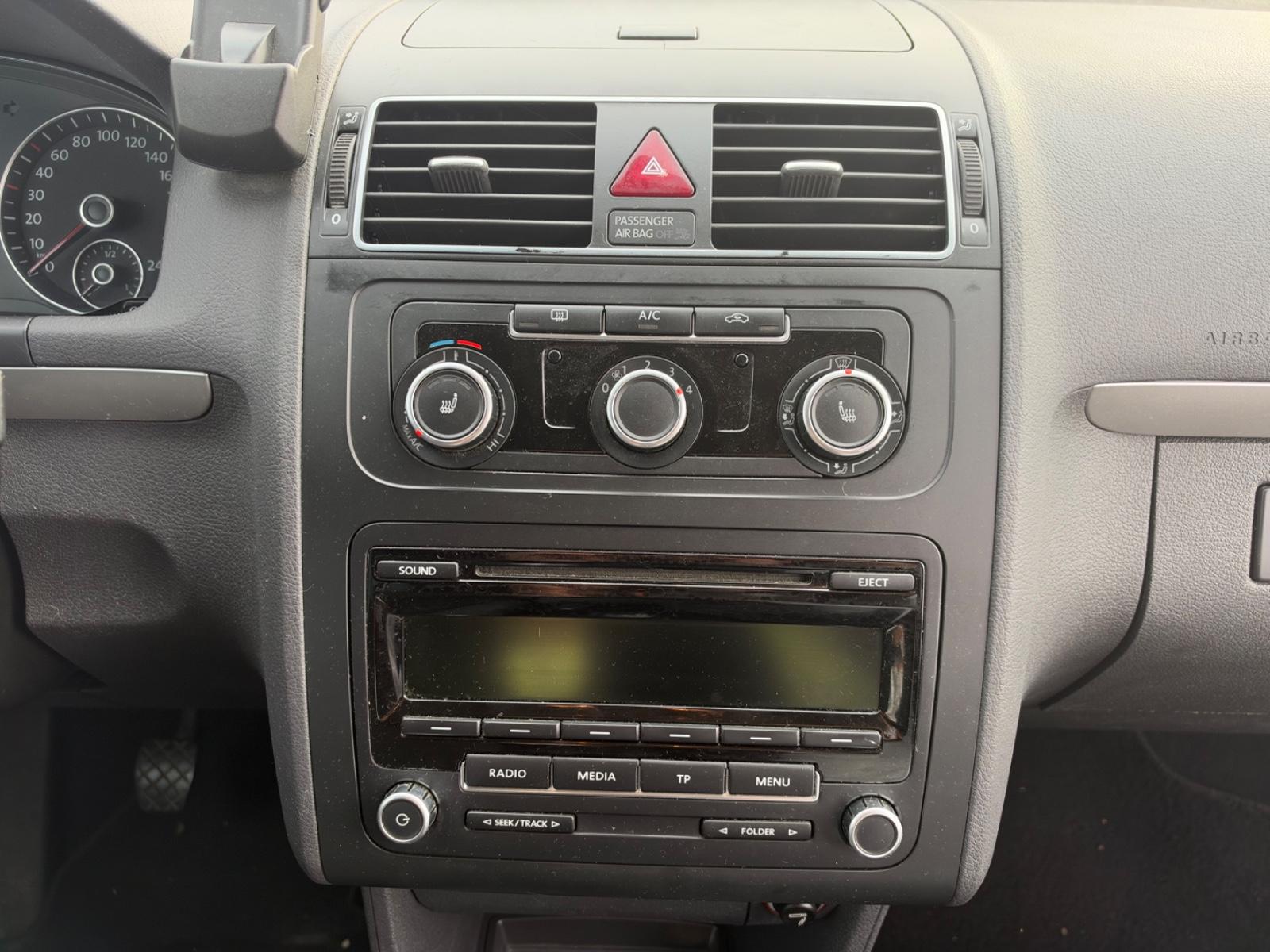 Volkswagen Touran 2015 — photo 13