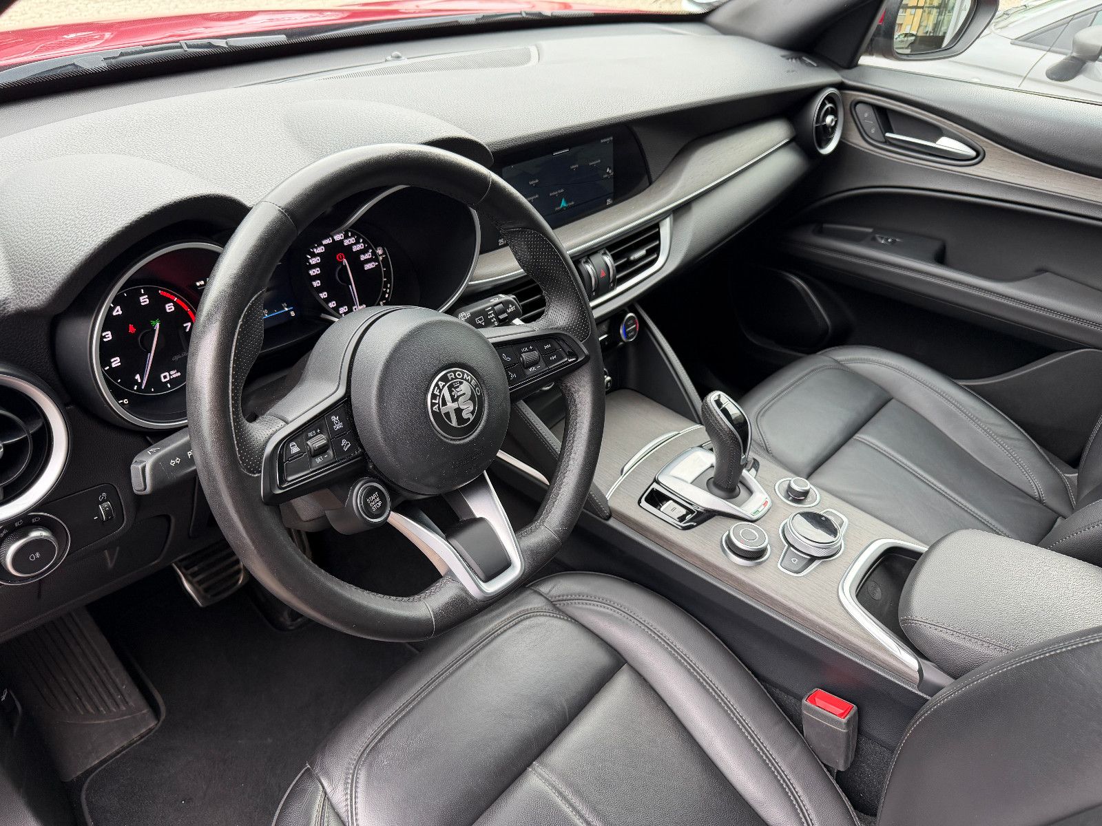 Fahrzeugabbildung Alfa Romeo Stelvio Ti Q4/MEMORY/ACC/NAVI/KAMERA/SHZ/KLIMA