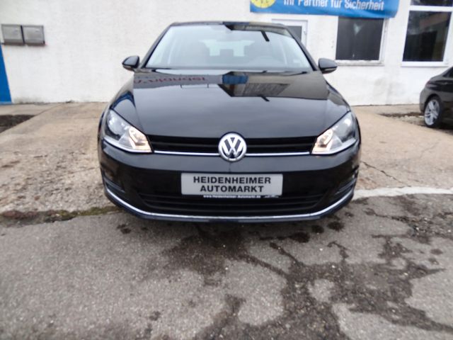 Fahrzeugabbildung Volkswagen Golf VII Lim. Allstar/ 2.Hd/SitzH/Navi/PDC/Tempo