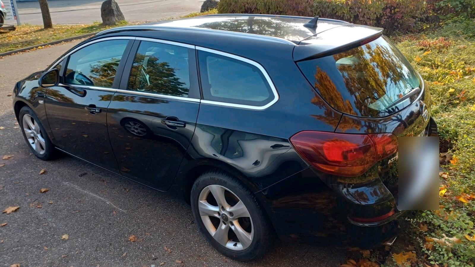 Opel Astra 2011 — engine 160 HP (118kW)