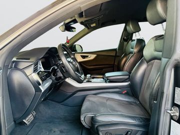 Audi Q8 - 6