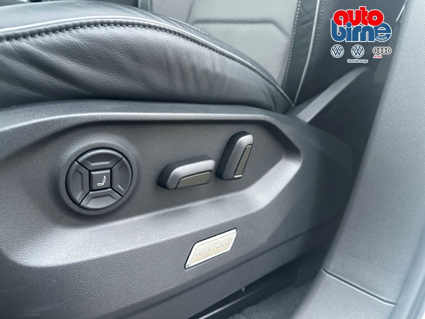 Touareg V6 3.0 TDI 4Motion R-Line HUD Luftfederu