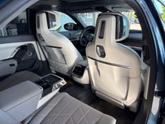 Fahrzeugabbildung BMW i7 xDrive M70 THEATRE EXECUTIVE LOUNGE B&W SKY