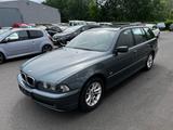 BMW 525 Baureihe 5 Touring 525i - BMW 525 aus 2003: 525i