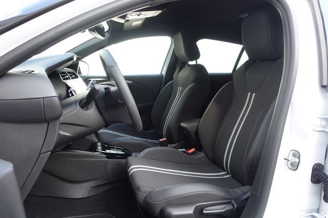 Fahrzeugabbildung Opel Corsa F 1.2 Turbo GS KlimaA,LED,Navi,SHZ,Kam.,LM