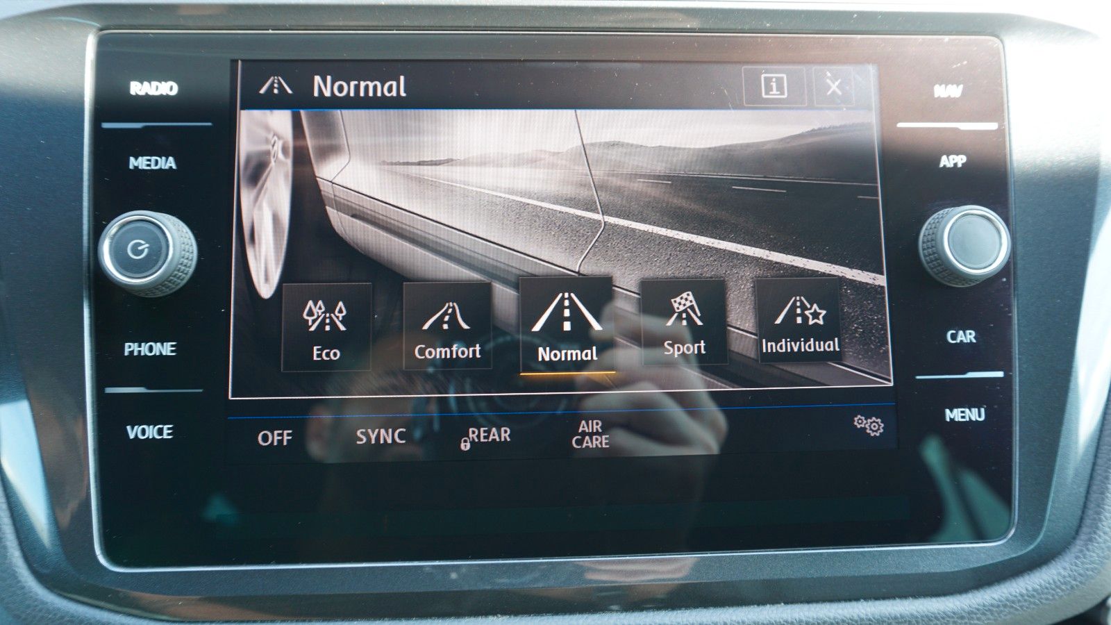 Fahrzeugabbildung Volkswagen Tiguan 4M R-Line Navi,LED,ACC,DCC,Kamera,Head Up