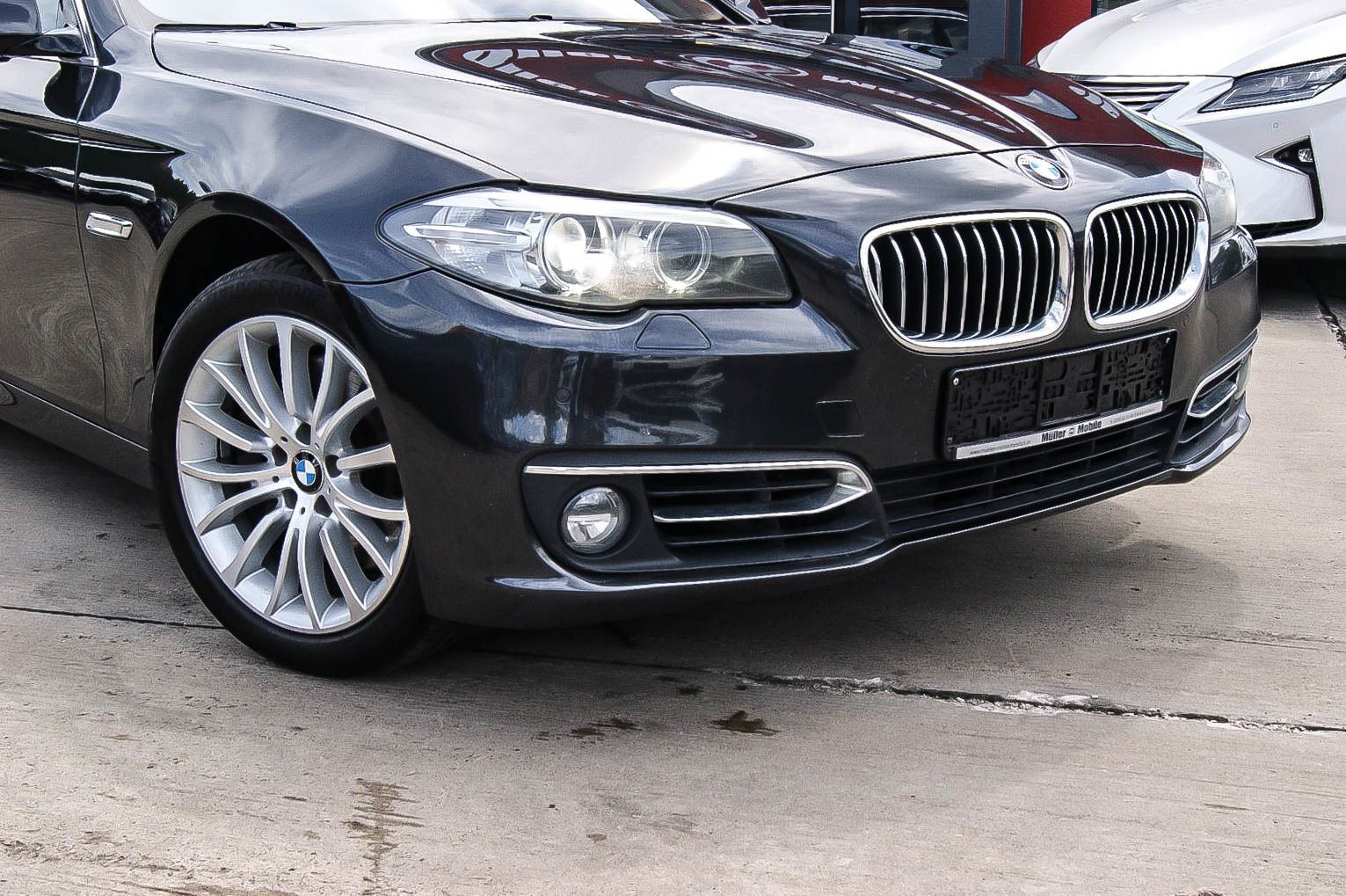 Fahrzeugabbildung BMW 535 d Touring xDrive Sport-Aut ANHZV STANDHEIZG