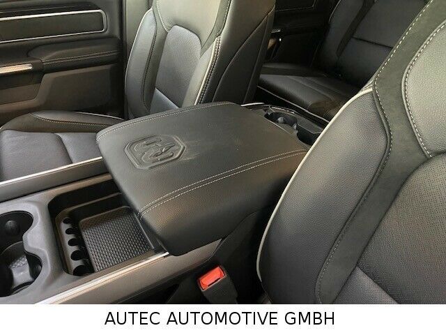 Fahrzeugabbildung Dodge LARAMIE CREW CAB SPORT  12"  HEMI 4x4