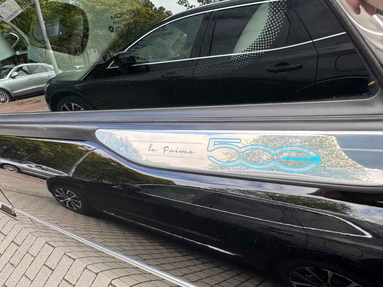 Fiat 500e La Prima by Bocelli cabrio