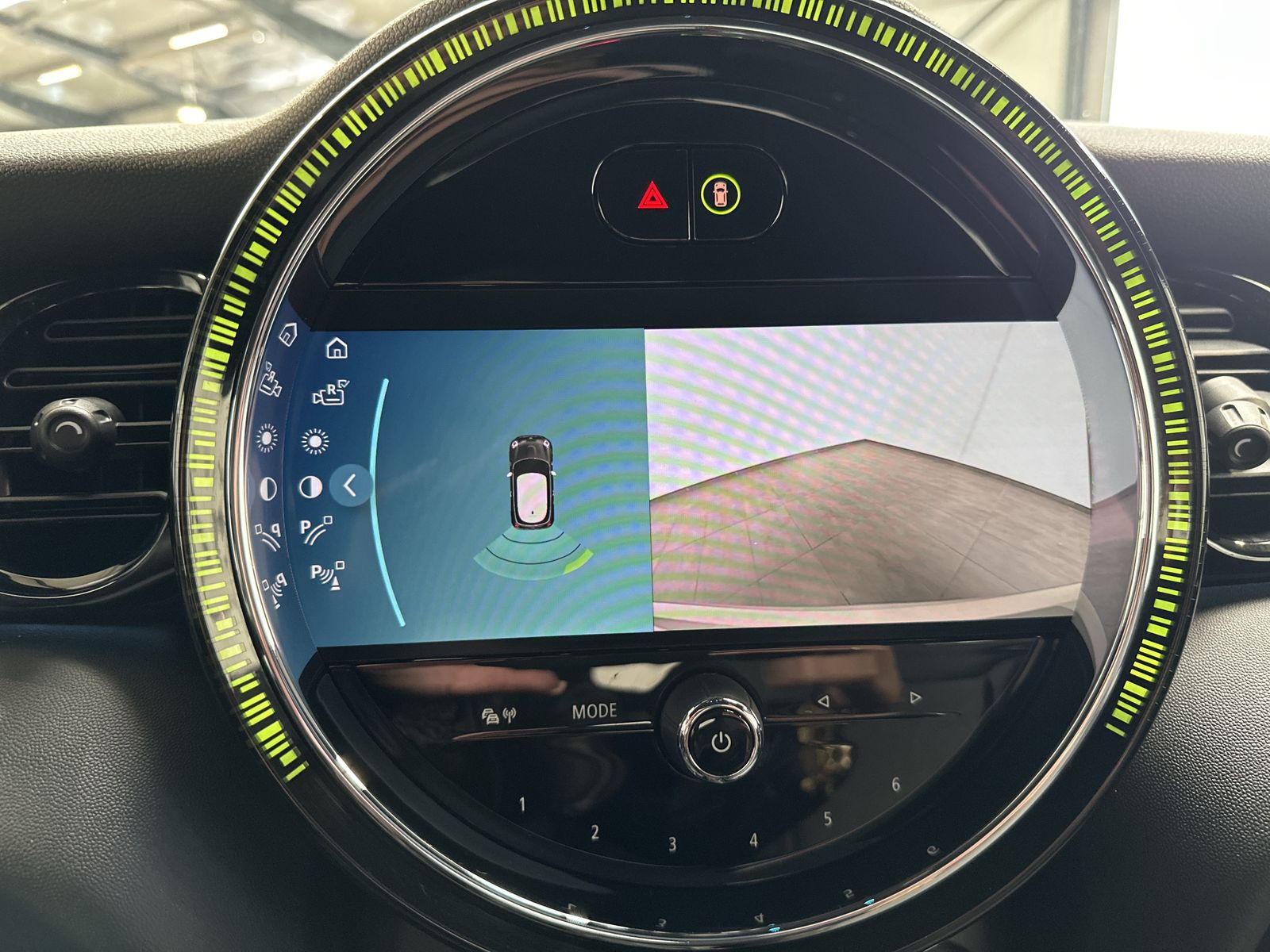 Fahrzeugabbildung MINI Cooper SE Classic-Trim NAV+LED+RÜCKFAHRKAMERA+SH
