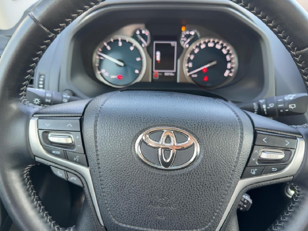 Fahrzeugabbildung Toyota Land Cruiser 2,8 4X4 Comfort *AHK