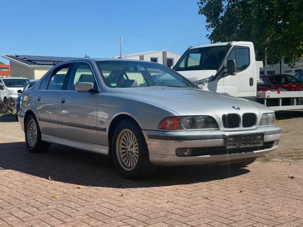 BMW 523