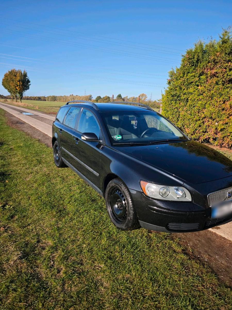 Volvo V50 2005 — салон