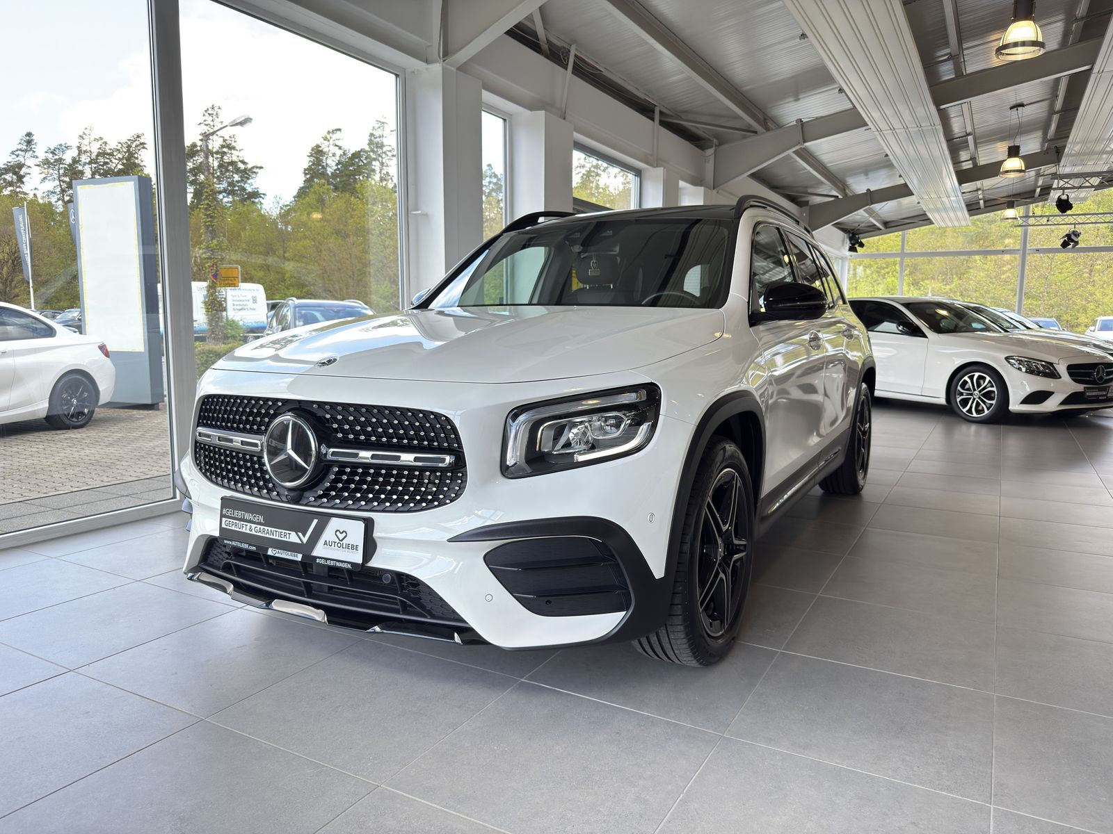 MERCEDES-BENZ GLB 250 4Matic AMG Line LED*PANO*360*BURMESTER