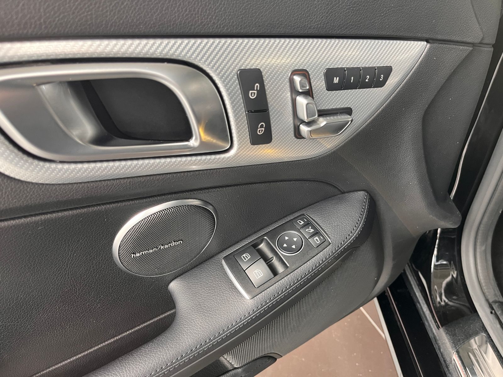 Fahrzeugabbildung Mercedes-Benz SLC 300 AMG-LINE KLIMA LED NAVI ALU AIRSCRAF