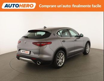 Alfa-Romeo Stelvio - 5
