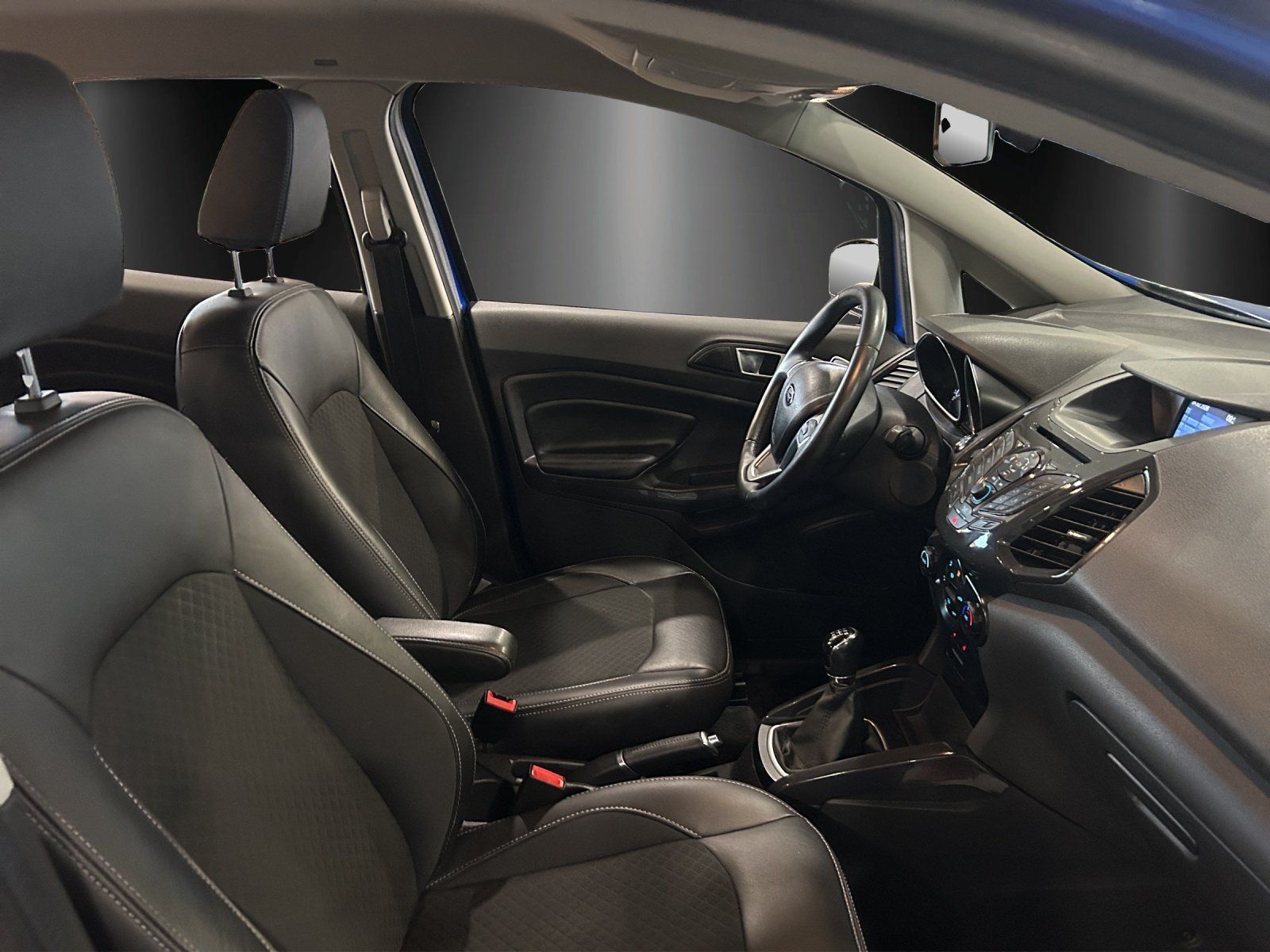 Fahrzeugabbildung Ford EcoSport 1.0 EcoBoost Titanium