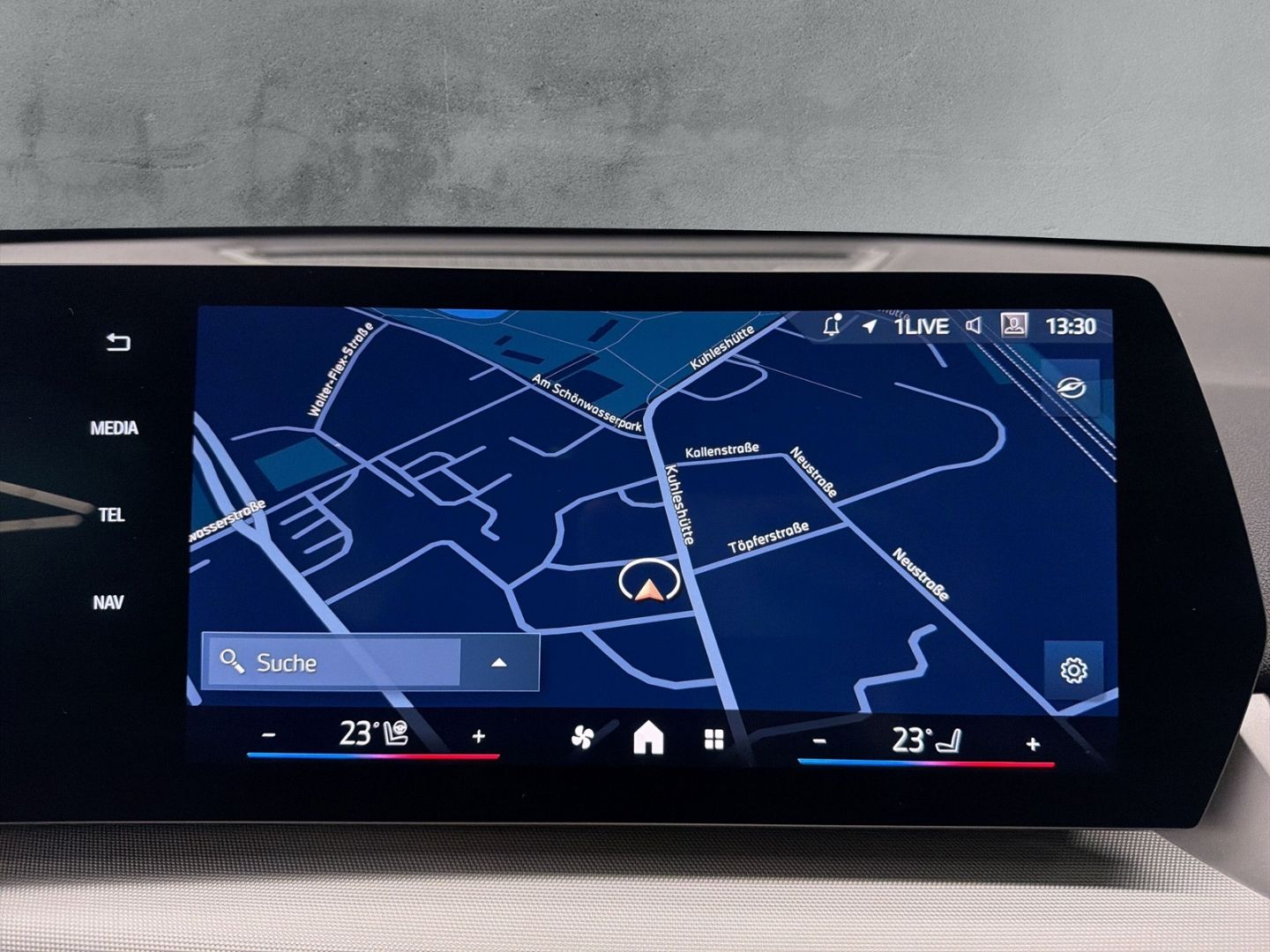 BMW X2 sDrive20i AUTOMATIK 18''NAVI LED ALARM AHK PA foto 18